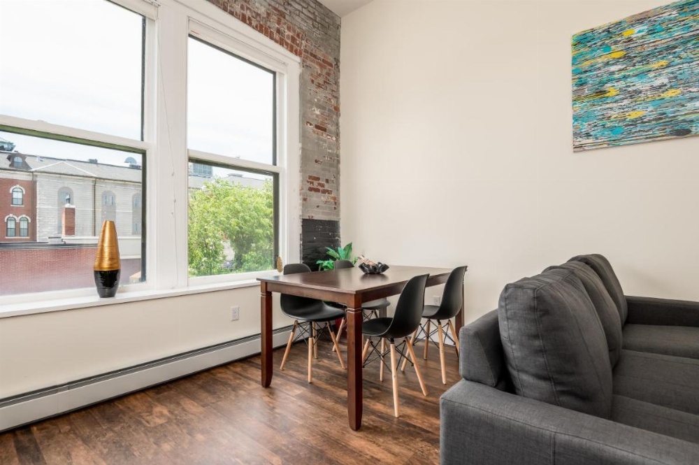 Luxury Downtown Bangor Apartment Image 10